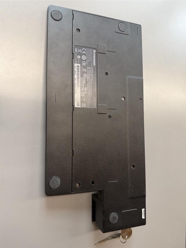 ThinkPad Ultra Dock 40A2 mit Schlüssel – Bild 2 von 2