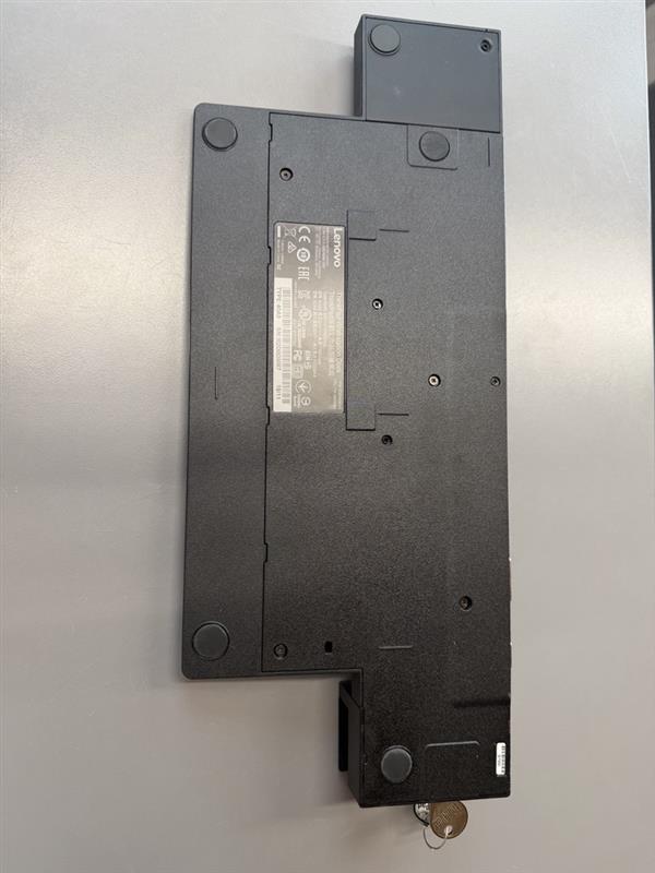 ThinkPad Workstation Dock 40A5 mit Schlüssel – Bild 2 von 2